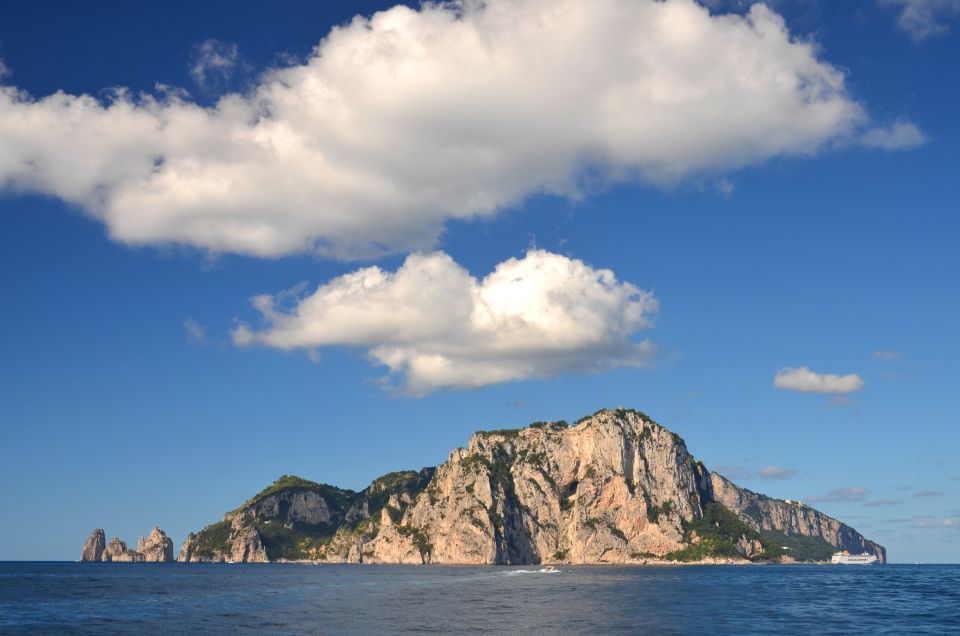 1 capri private boat island tour Capri: Private Boat Island Tour