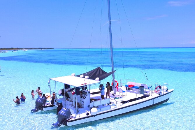 1 catamaran snorkel to el cielo and tortugas beach club Catamaran Snorkel to El Cielo and Tortugas Beach Club
