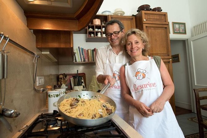 Cesarine: Small Group Market Tour & Cooking Class in Naples