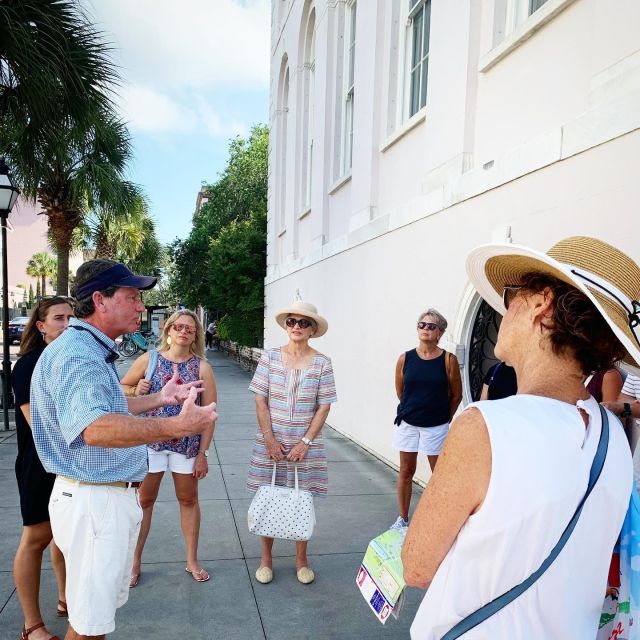 Charleston: Hidden Alleyways Walking Tour With Museum Ticket