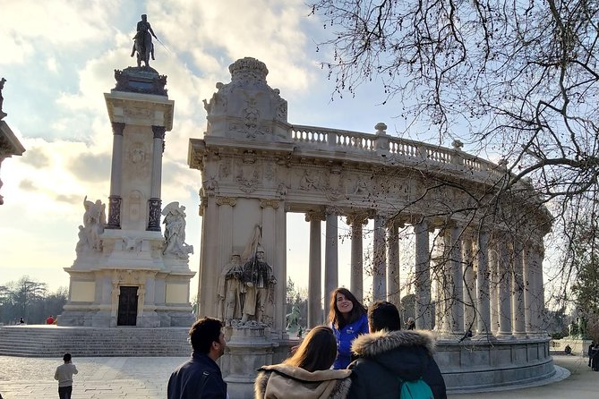 Cibeles Rooftop and Retiro Park Tour With Professional Guide