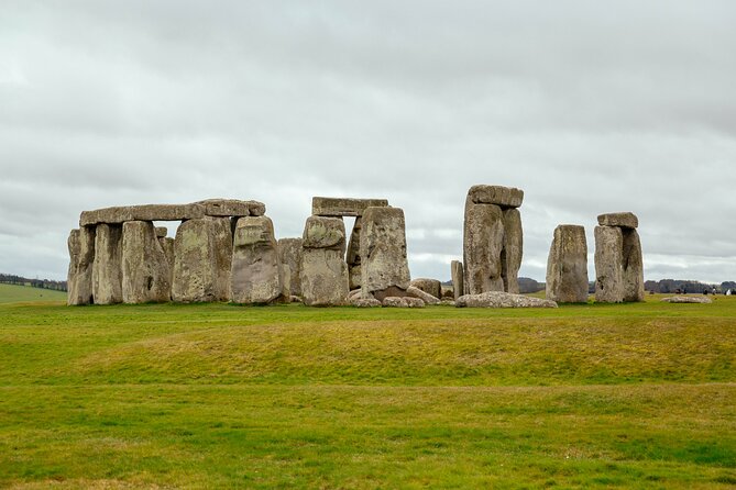 City Escape: Stonehenge and Surroundings Private Day Trip