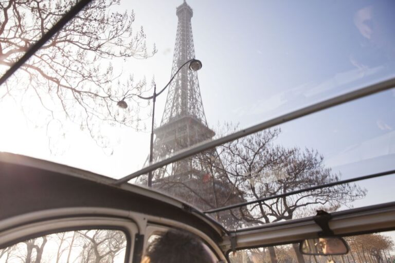 Classic, Romantic Paris: 3-Hour Vintage 2CV Tour