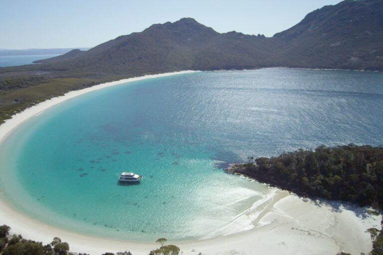 Coles Bay: Wineglass Bay Adults-Only Cruise With Lunch