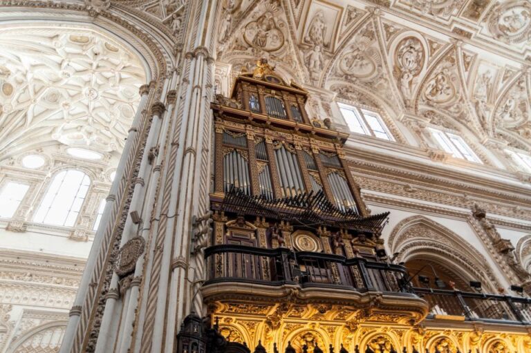 Cordoba: Jewish Quarter and Mosque-Cathedral Guided Tour