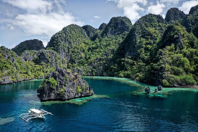 Coron Island Hopping Tour B With Skeleton Wreck & Barracuda Lake - Barracuda Lake Exploration