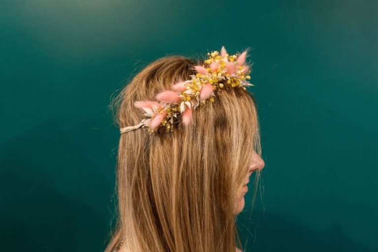 Create Dried Flower Crown Workshop In Paris, France