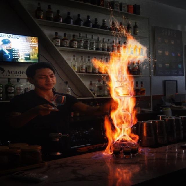 Da Nang: Experience Making Cocktail With Pro Bartender