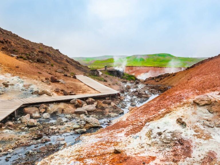 Day Tour of Reykjanesbaer & Volcano Hike With Blue Lagoon