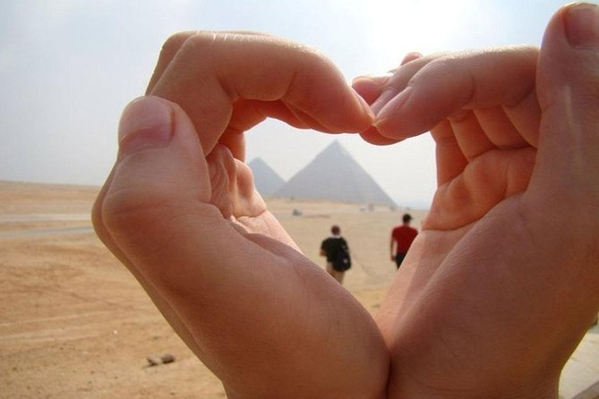 Day Tour to Giza Pyramids & Great Sphinx & Egyptian Museum