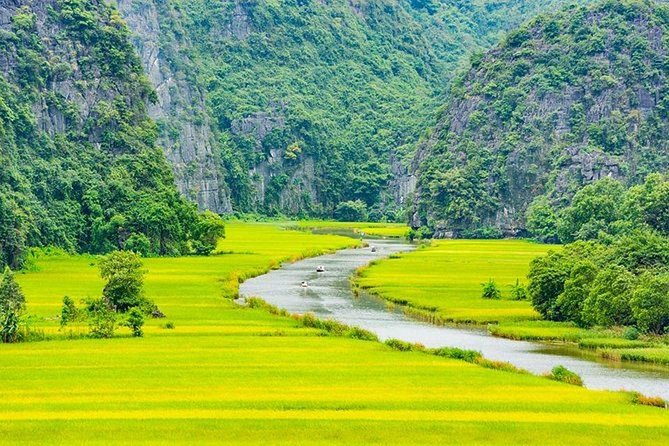 1 day trip to bai dinh pagoda trang an eco mua cave Day Trip to Bai Dinh Pagoda, Trang An Eco, Mua Cave