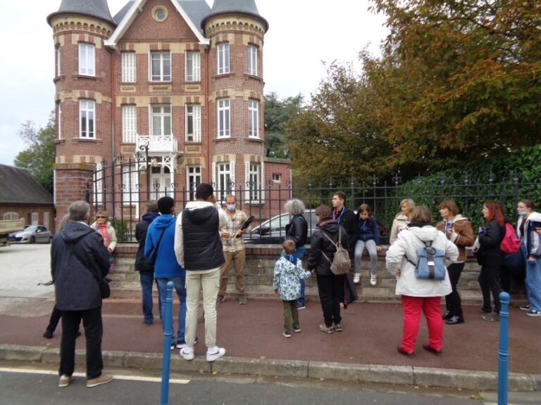 Deauville: Private Walking Tour With a Local in French