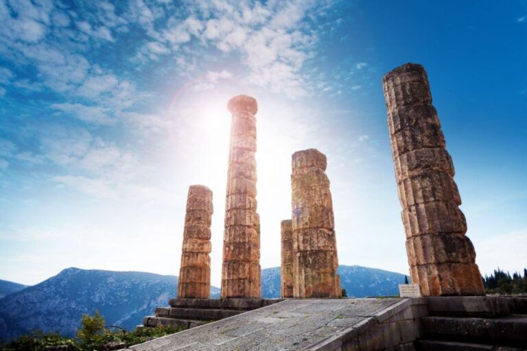 Delphi and Monastery of Hosios Loukas Family Day Tour