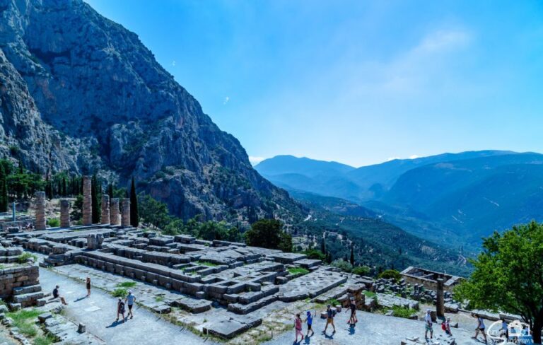 Delphi & Hosios Loukas Monastery Private Day Tour Plus Lunch