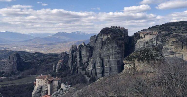 Delphi & Meteora 2-Day Private Tour With Great Lunch&Drinks