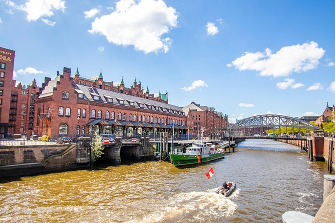 Discover the Hamburg Harbor Area With a Local