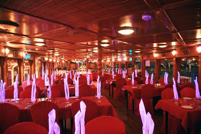 1 dubai dhow cruise cruise dinner transfer in dubai creek Dubai Dhow Cruise - Cruise Dinner & Transfer in Dubai Creek