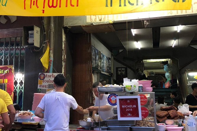 Eat 8 Thai Foods & See 30 Bangkoks Top Sights Private Guide!