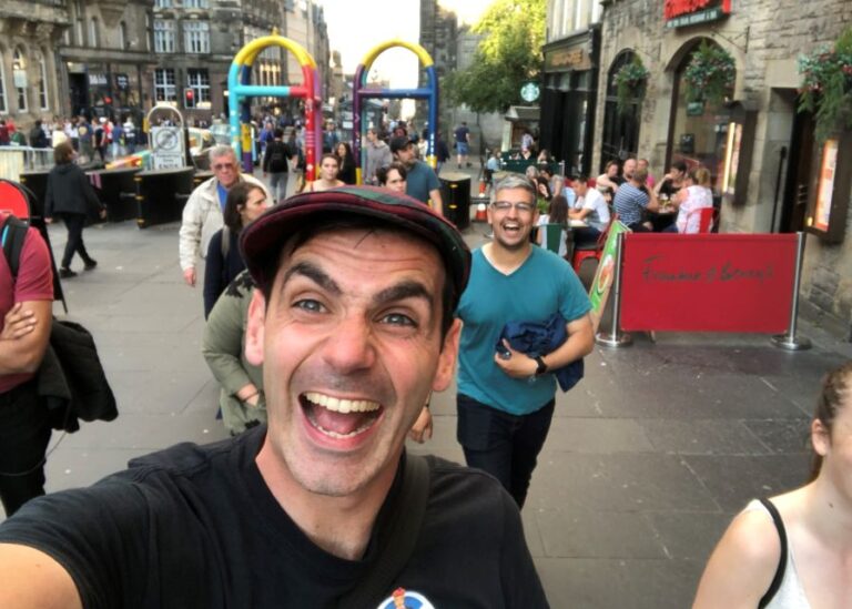 Edinburgh: Comedy Walking Tour With Professional Comedian