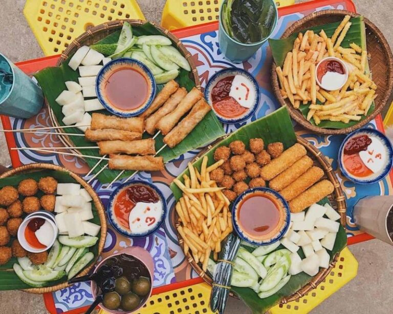 Enjoy Hanoi Like a Local – Vespa & Street Food Tour by Night