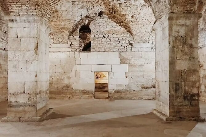 Evening Group Walking Tour – Split Old City Diocletians Palace