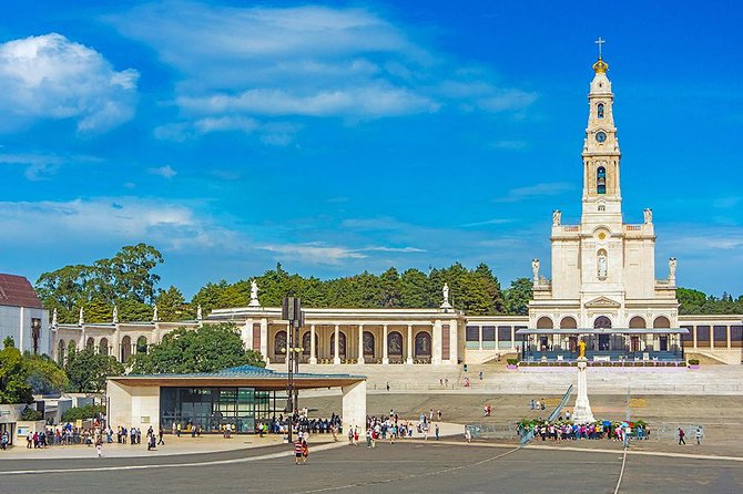 Fatima Sanctuary & Obidos Village Private Deluxe Tour