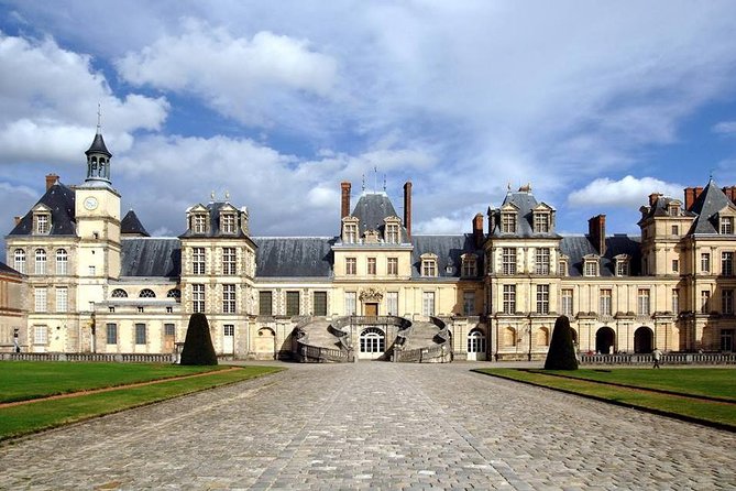 FONTAINEBLEAU EXPRESS : Private Day-Trip From PARIS to Visit the Castle