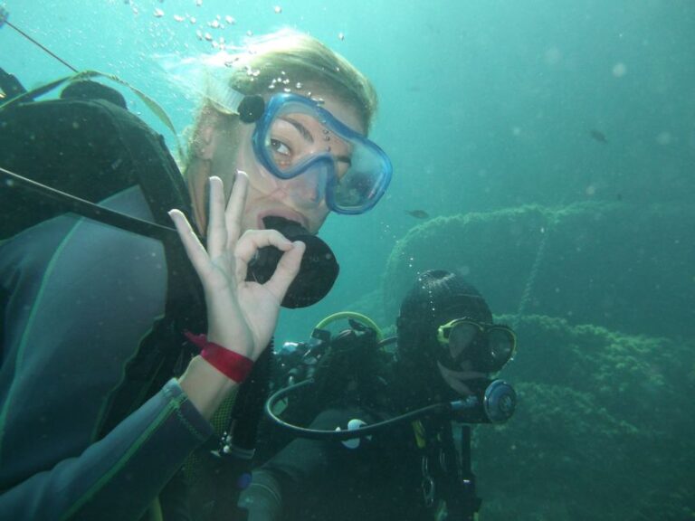 Fréjus: Diving Experience in Port-Fréjus With an Instructor