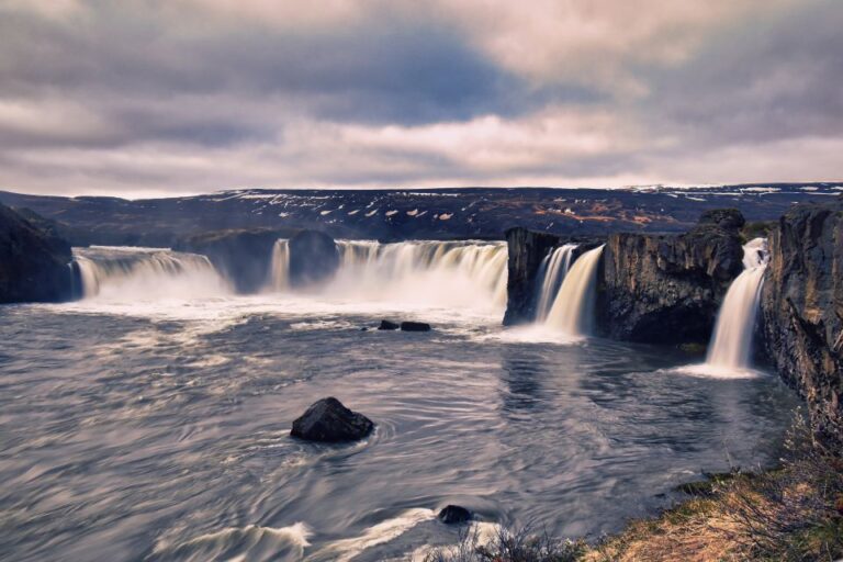 From Akureyri: Godafoss Waterfall Guided Trip With Transfers