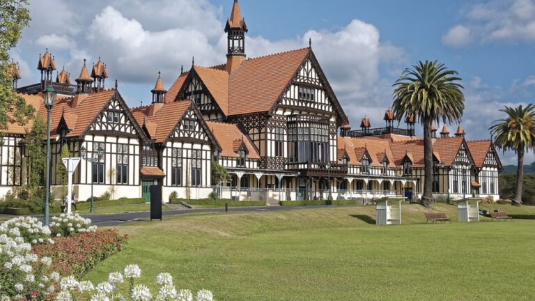 From Auckland: One-Way Trip to Rotorua With Waitomo Caves