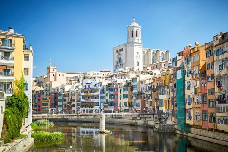 From Barcelona: Girona, Figueres and Dalí Museum Day Tour