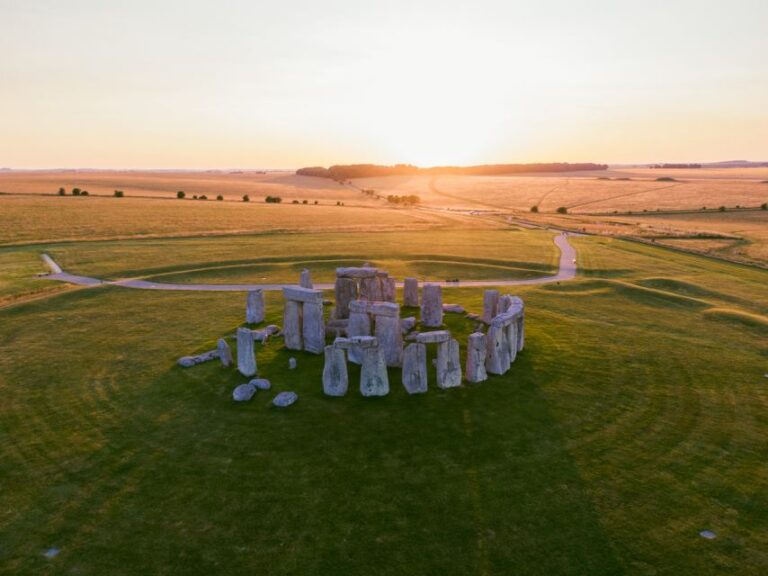 From Bath: Private Stonehenge and Salisbury Tour With Pickup