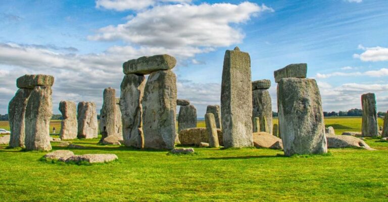 From Birmingham: Stonehenge & Bath Day Tour