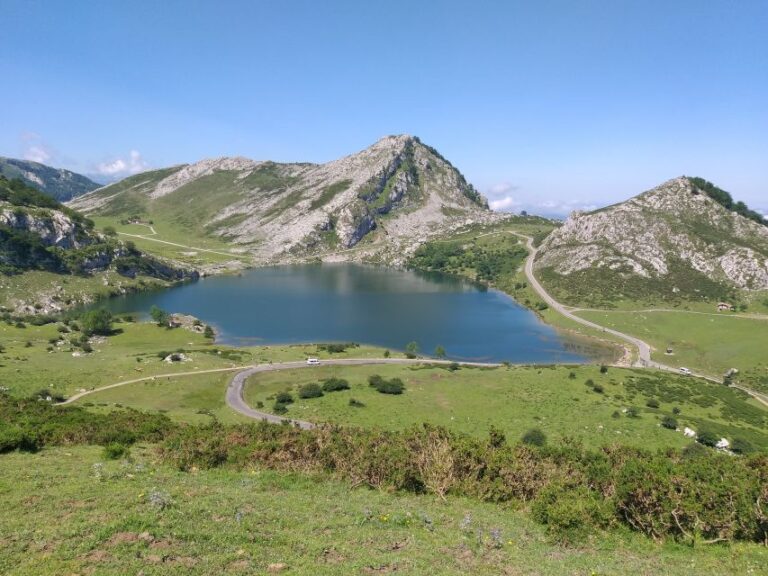 From Cangas De Onis: Lakes of Covadonga Guided Day Trip