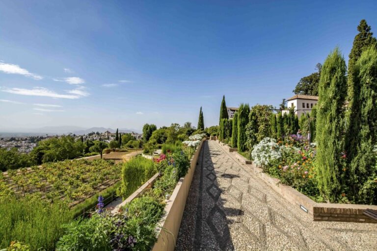 From Costa Del Sol or Malaga: Granada and Alhambra Tour