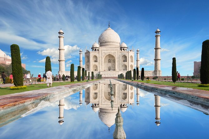 From Delhi: Taj Mahal and Agra Fort Day Tour By Car