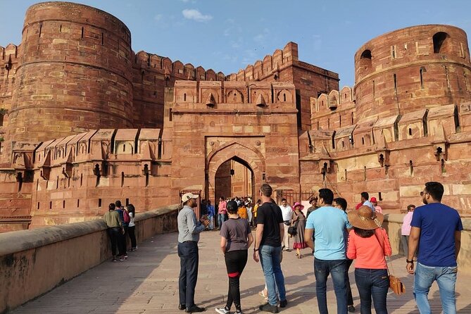 From Delhi: Taj Mahal and Agra Fort Private Day Tour by Car