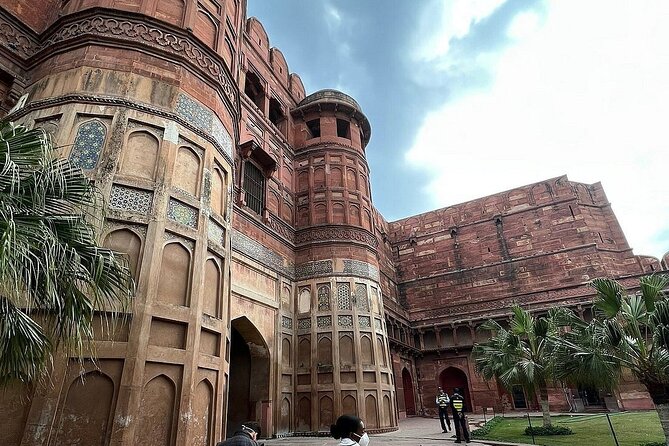 From Delhi : Taj Mahal and Agra Fort Tour by Superfast Train