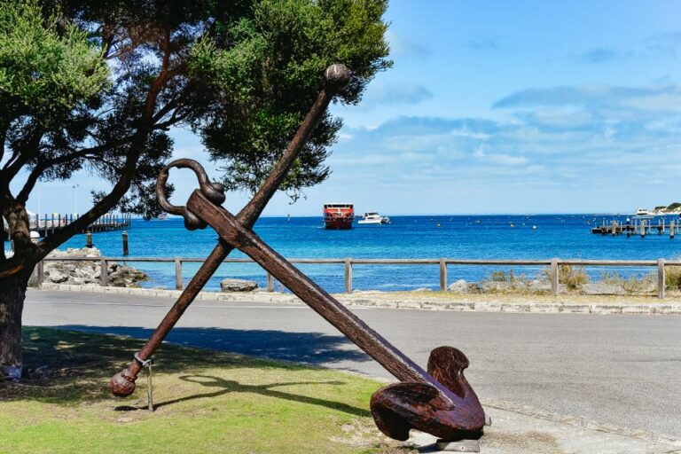 From Fremantle: Rottnest Island Ferry and Bike Day Tour