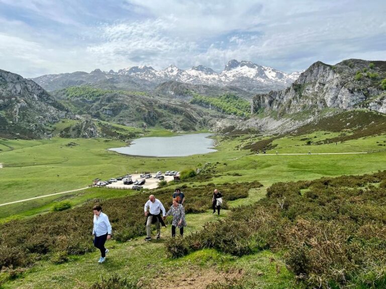 From Gijón or Oviedo: Covadonga Lakes & Sanctuary and Cangas