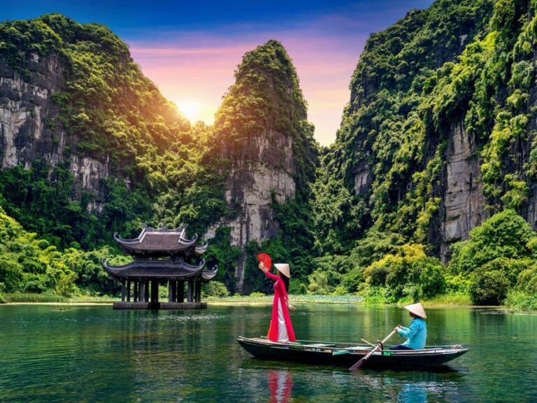 From Hanoi: 1-Day Ninh Binh (Hoa Lu, Trang An and Mua Cave)