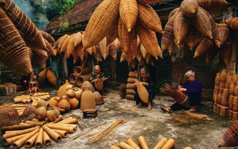 From Hanoi: Bamboo Fish Trap Village & Soy Sauce Village 1-D