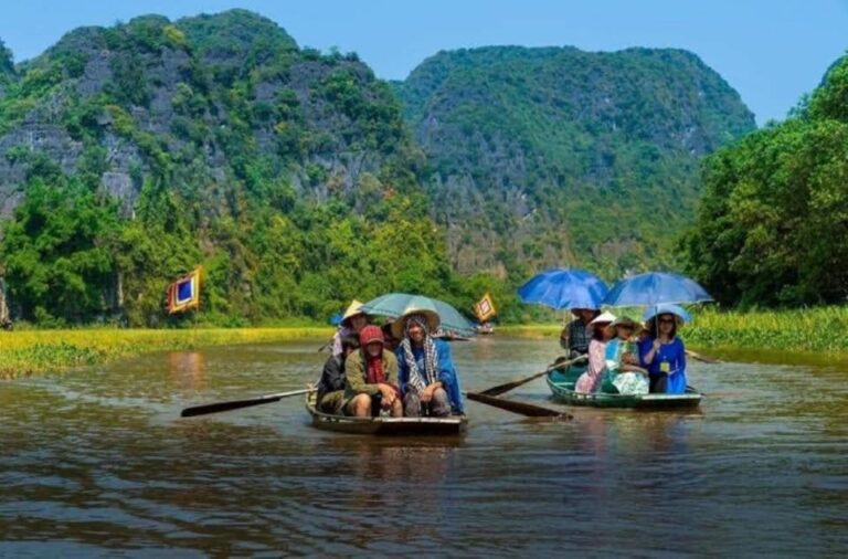 From Hanoi: Trang An Boat Eco-tourism, Hoa Lu &Mua Cave Trip