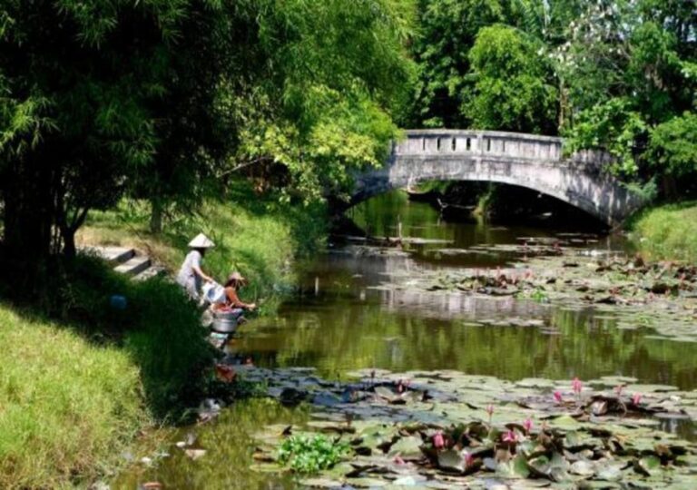 From Hue: Thanh Toan Village Half Day Tour