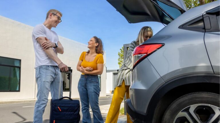 From KEF Airport: 1-Way Transfer to Reykjavik in Iceland