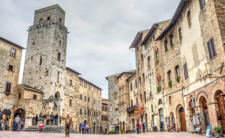 From Livorno: Siena and San Gimignano Guided Day Trip