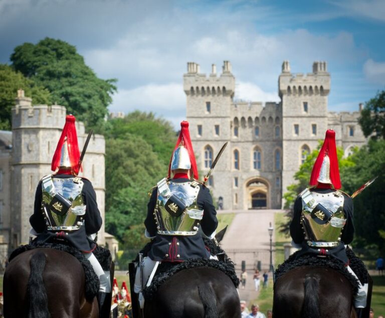 From London: Royal Guided Tour of Windsor Castle