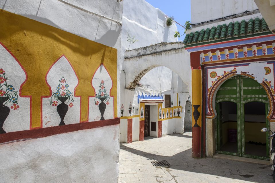 From Malaga and Costa Del Sol: Day Trip to Tetouan, Morocco