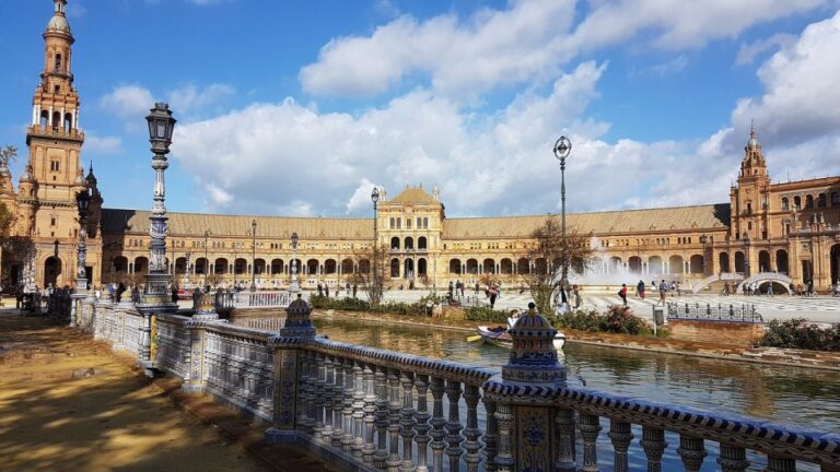 From Malaga: Seville Day Trip With Real Alcázar Tickets