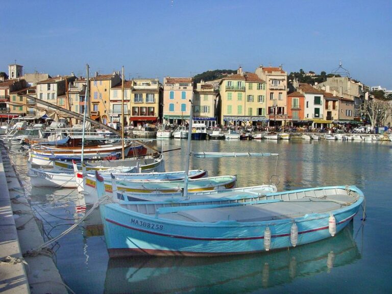 From Marseille: Marseille, Aix-en-Provence & Cassis Tour